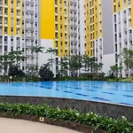 Clean 2Br Apartment At 12Th Floor Springlake Summarecon Bekasi By Travelio