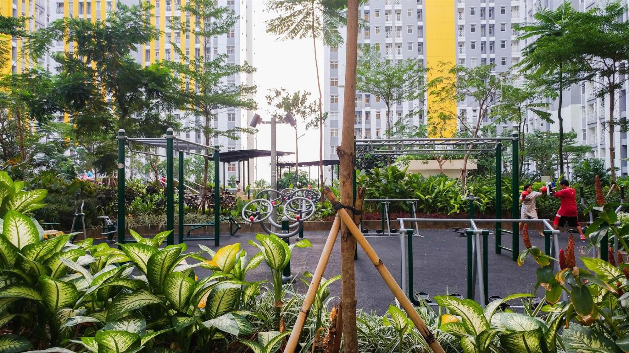 Clean 2br At 12th Floor Springlake Summarecon By Travelio