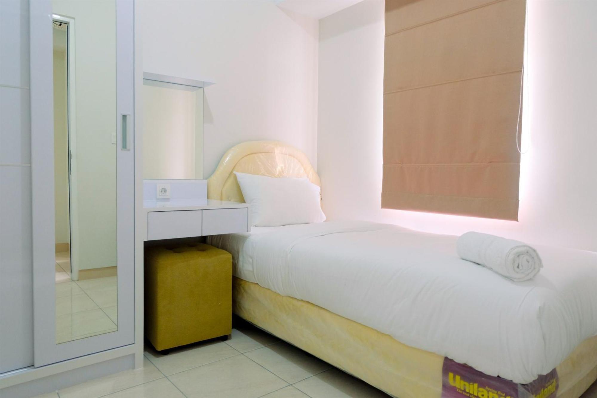 Clean 2br At 12th Floor Springlake Summarecon By Travelio *